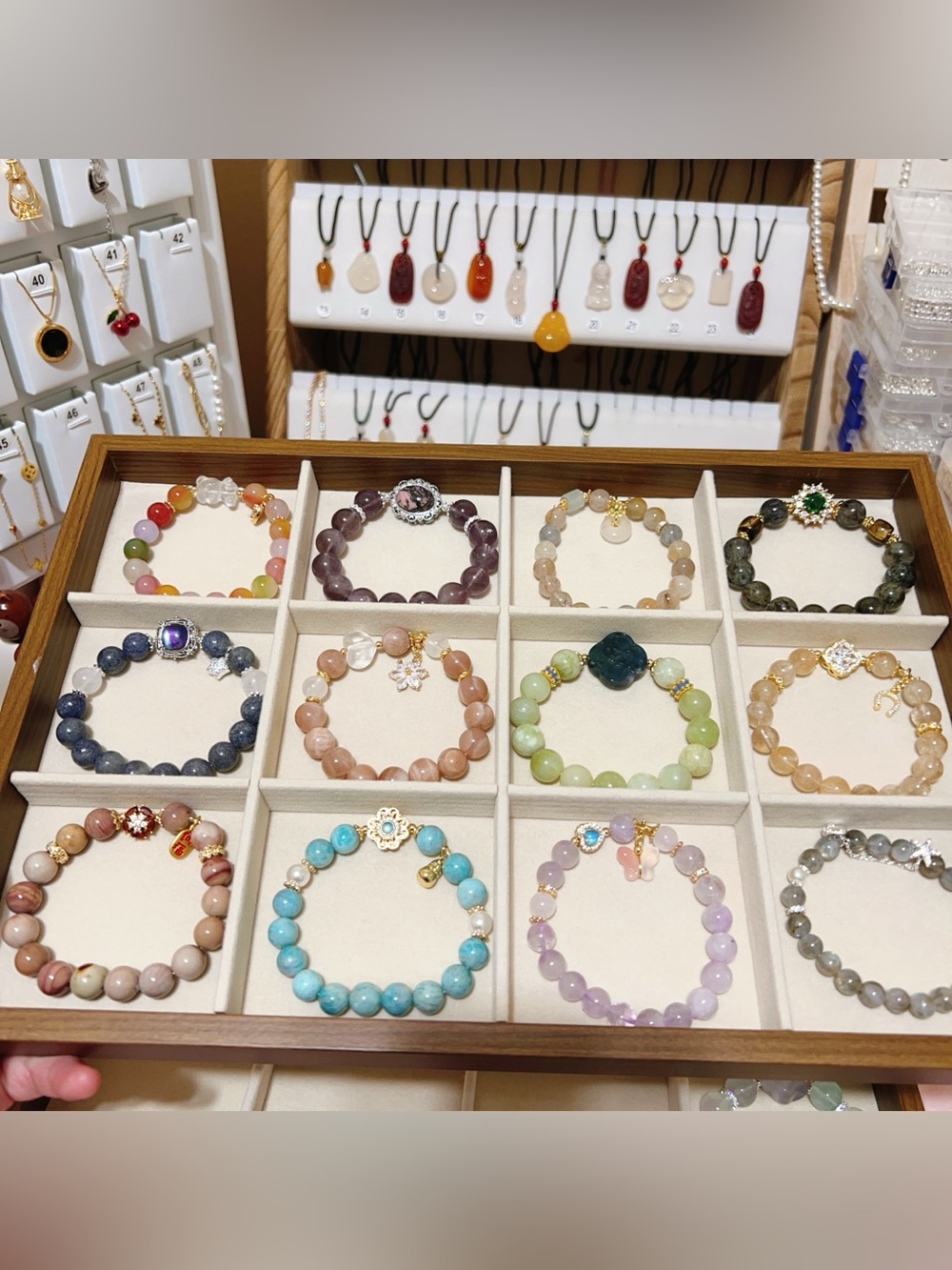 （05-11）Handmade bracelets for live show